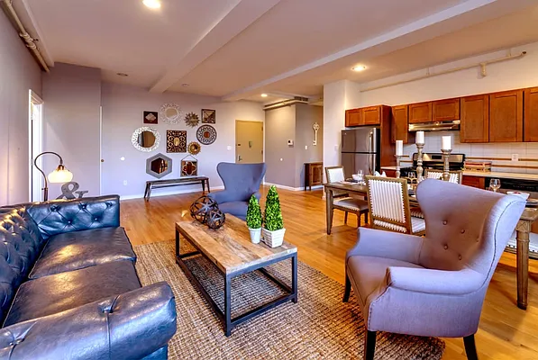 Rented by MNS | media 12