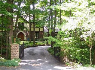 16 Gothic Ledge, Lockport, NY 14094