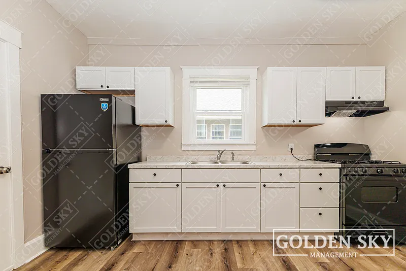 2 bed, 1.0 bath, $900 — Photo 4
