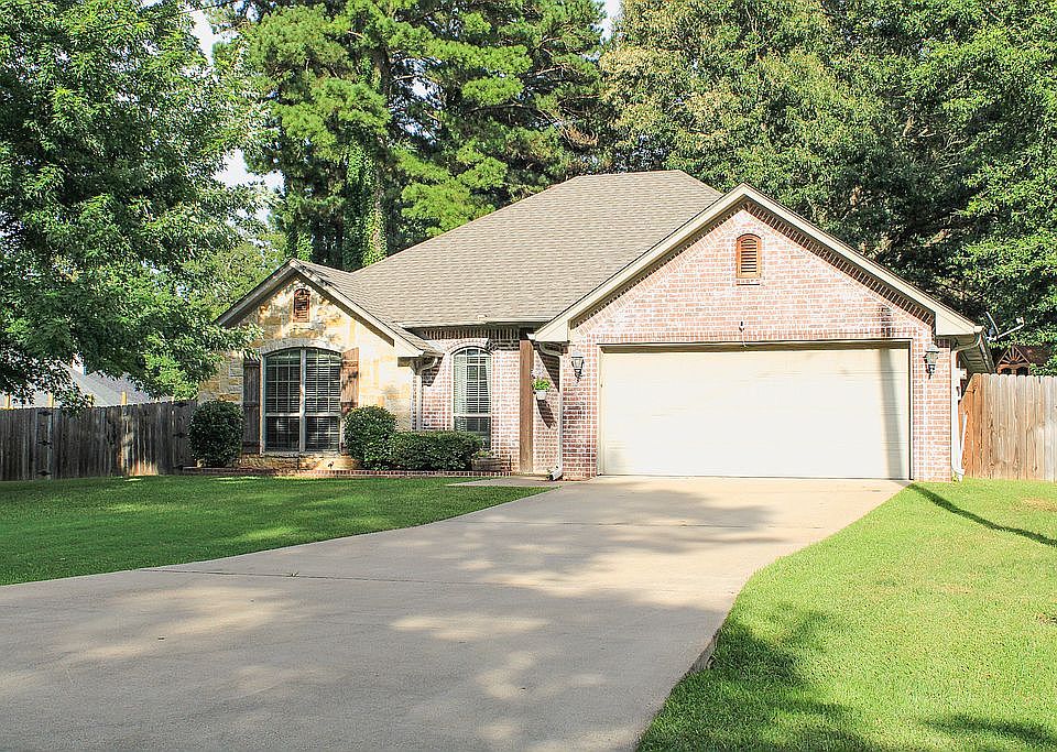 1st image of 21151 Dogwood Dr