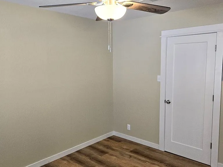 121 N Glenwood Dr #B — Photo 12