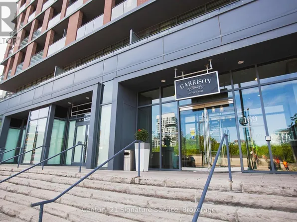 169 Fort York Blvd #519, Toronto, ON M5V 0C8