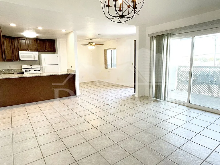 822 S Langley Ave #207 — Photo 6