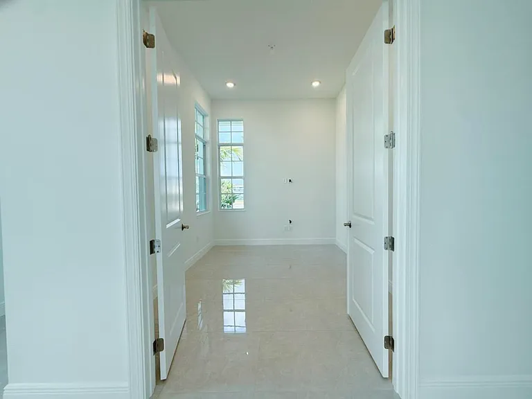 5066 Lido Key Ln — Photo 18
