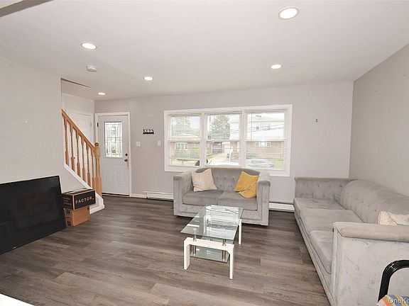 3rd image of 468 Keller Avenue