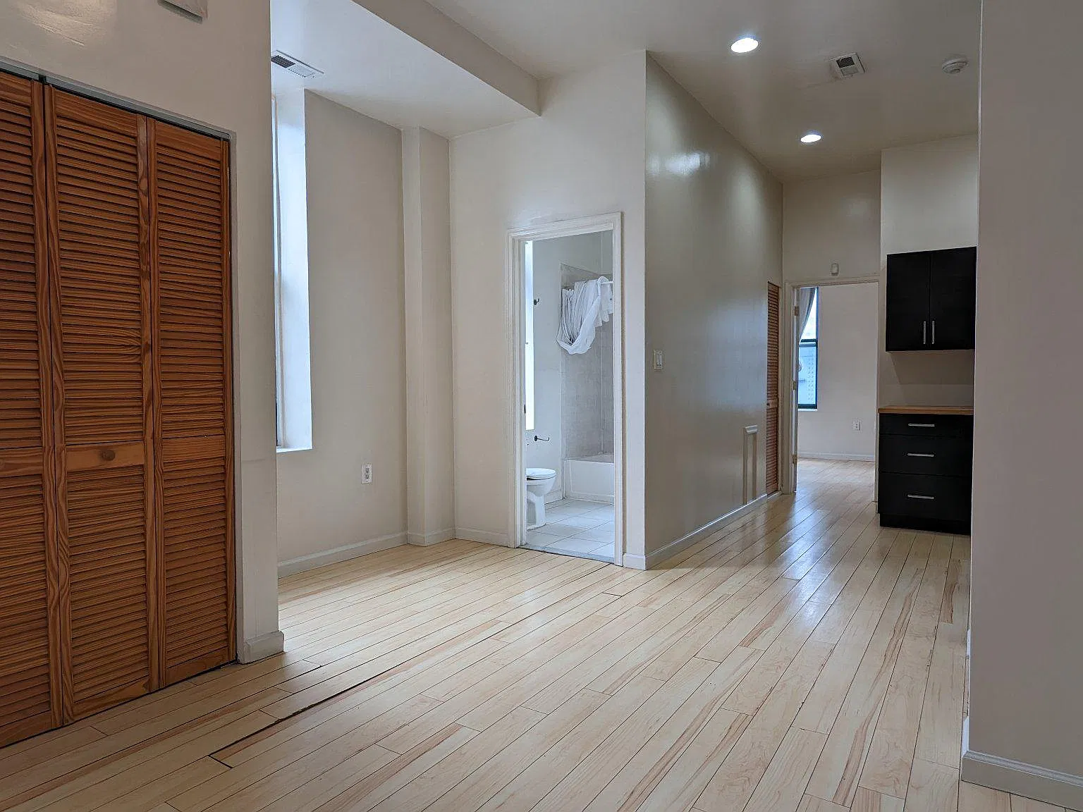 2 bed, 2.0 bath, 1250 sqft, $1,300 — Photo 2