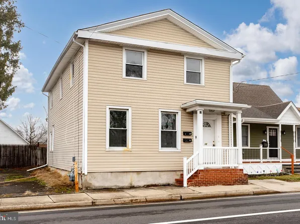 12 Elizabeth St, Pemberton, NJ 08068
