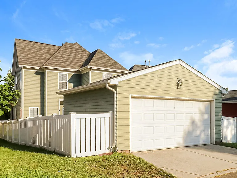 9819 Grier Springs Ln — Photo 17