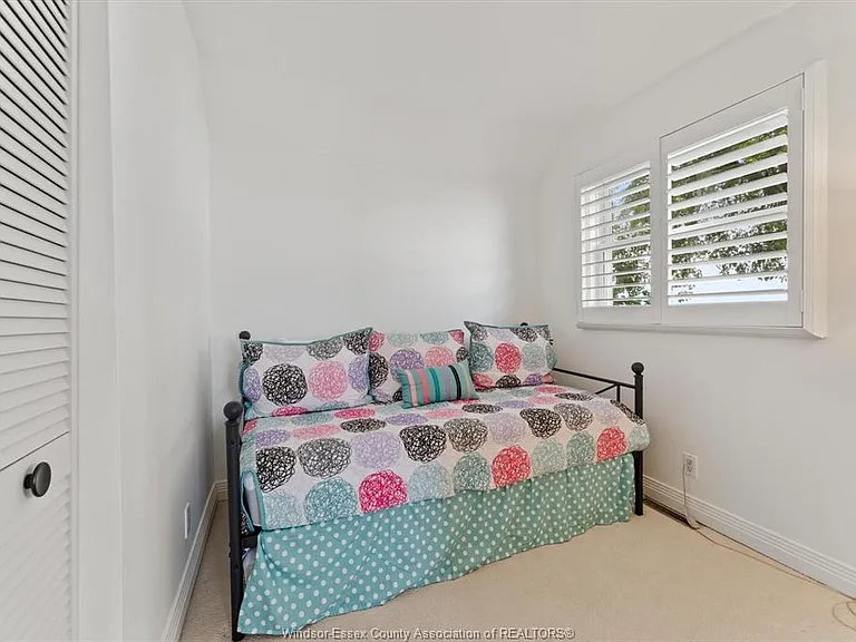 12746 Riverside Dr E — Photo 27