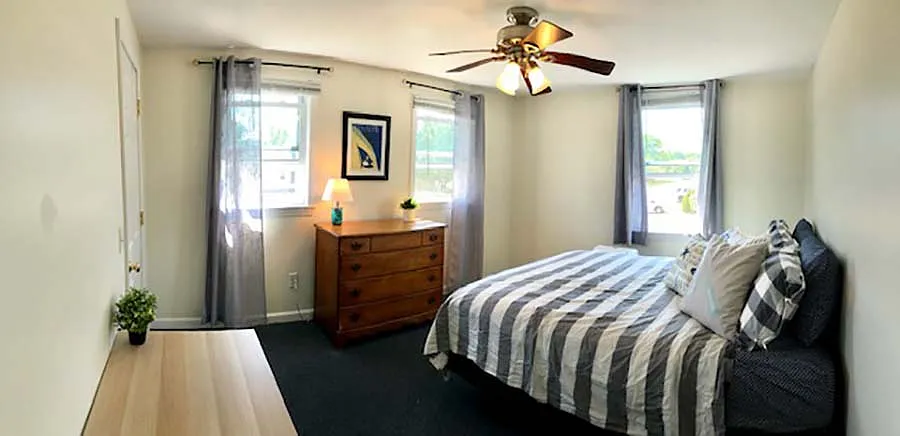 4 bed, 1940 sqft, $3,400 — Photo 2