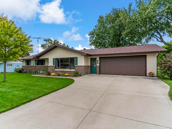 1103 North Ave, Lomira, WI 53048