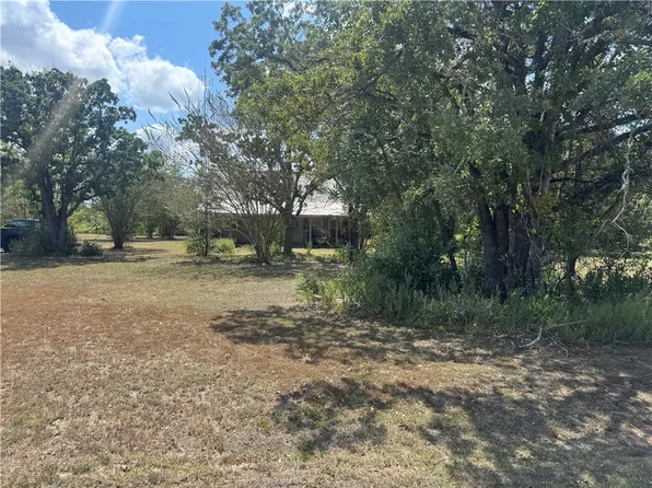 4224 Barnhill Ln, Bryan, TX 77808