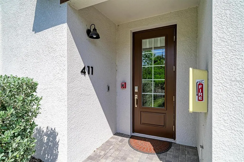 Building Photo - 5687 N Honore Ave #411