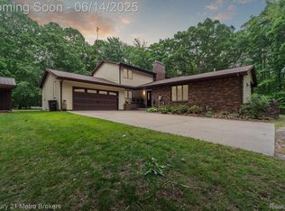 14210 W Burt Rd, Chesaning, MI 48616