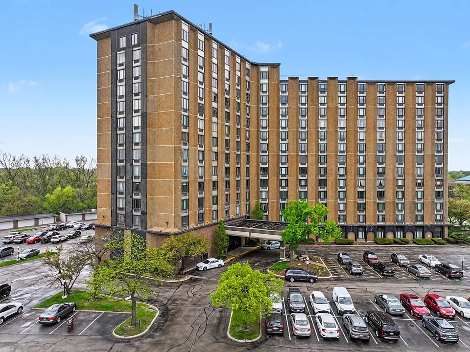 1 Renaissance Pl #1105