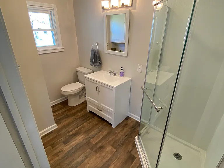 1761 W Hamblen Dr — Photo 2