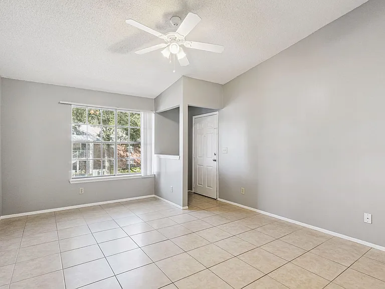5461 Lake Margaret Dr #H-108 — Photo 4