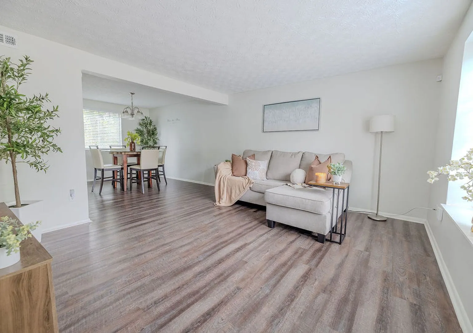 2073 Raintree Place — Photo 3