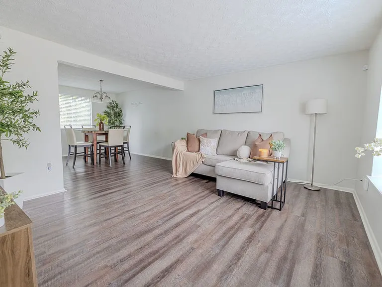 2073 Raintree Pl — Photo 3