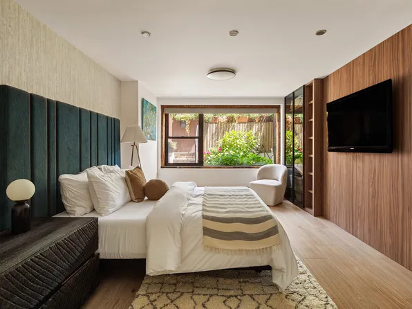 47 Wolcott Street image 7 of 22