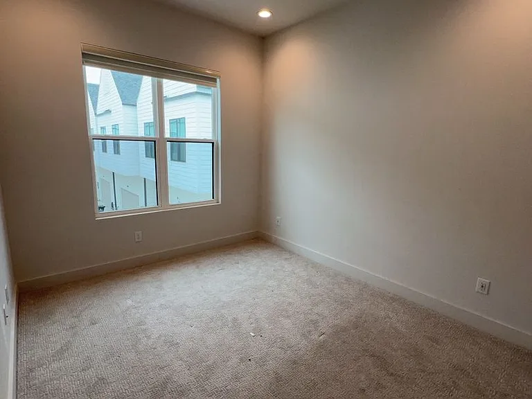 2414 Gray St — Photo 11