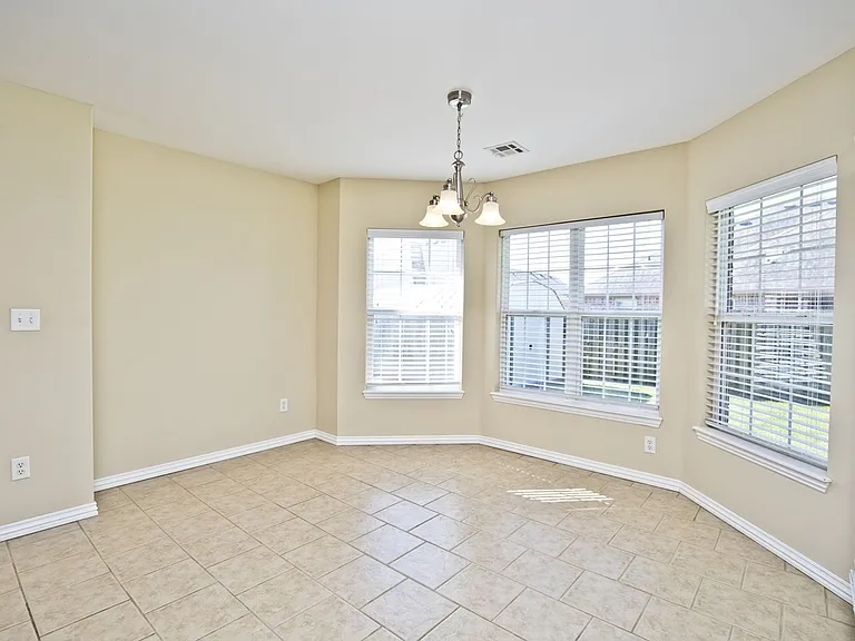 1250 Torbay Trce — Photo 12