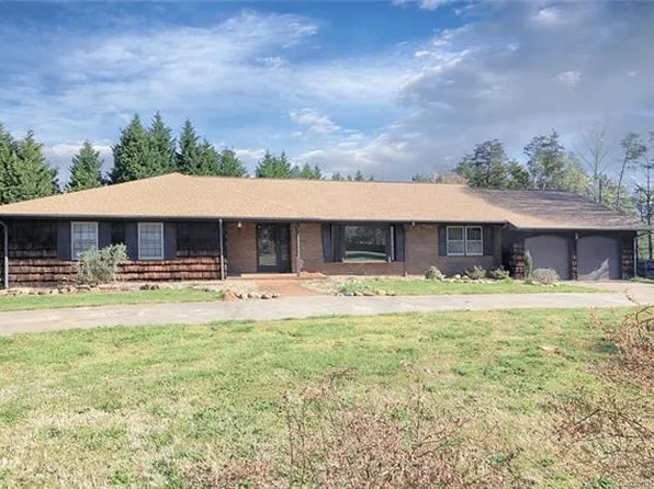 153 La Rue Cir, Statesville, NC 28625