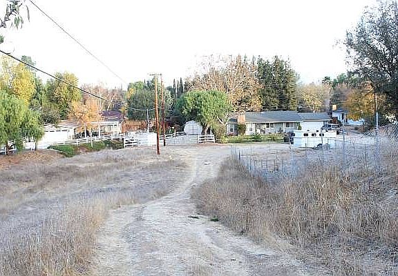 4th image of 1187 Lincoln St