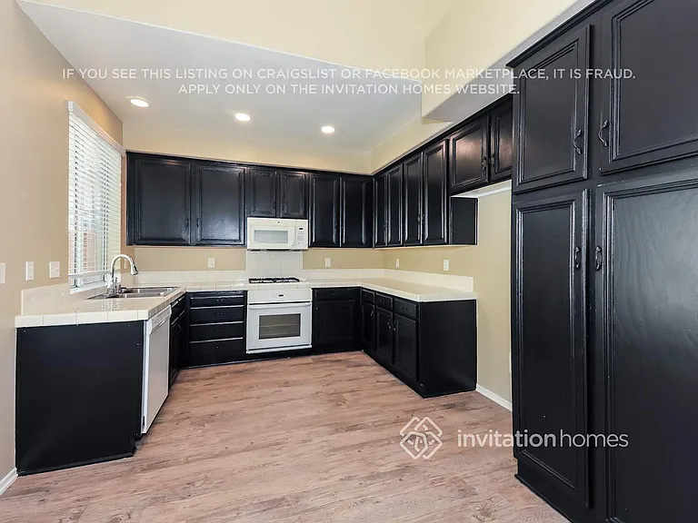 39402 Calistoga Dr — Photo 7