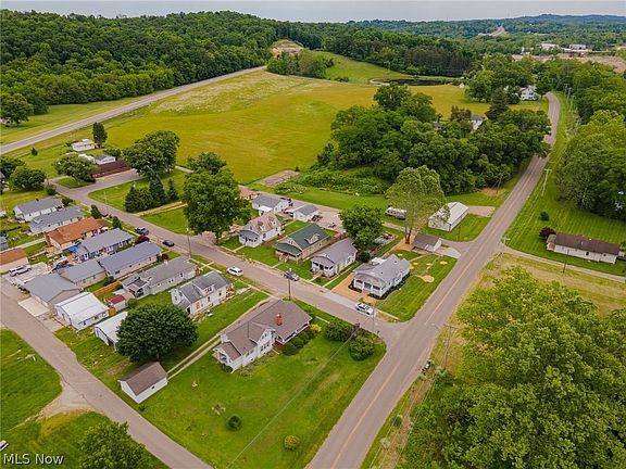 5th image of 3970 Roberts Addition