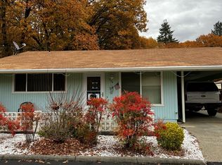 734 Brookside Cir, Rogue River, OR 97537