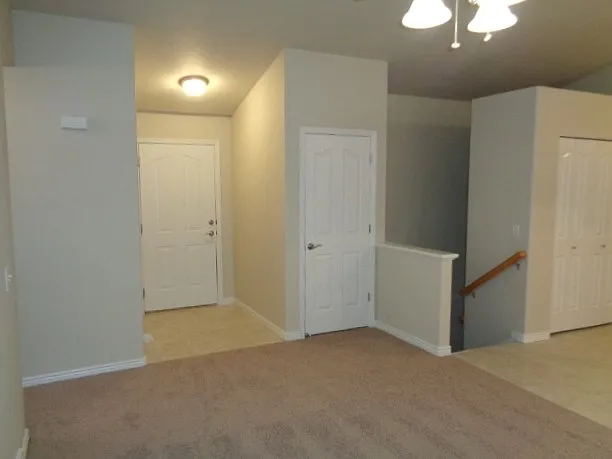 6 bed, 3.0 bath, 2549 sqft, $2,910 — Photo 4