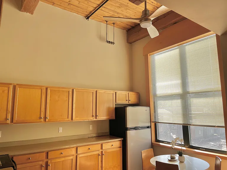 1117 Douglas Ave — Photo 6