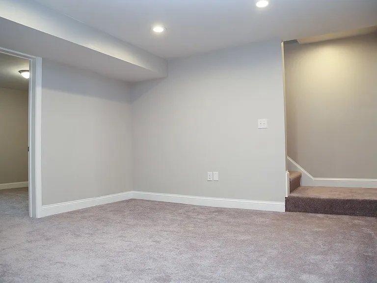 517 Admiral St — Photo 21