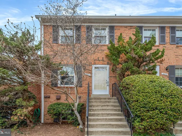 1621 S Barton St #17, Arlington, VA 22204