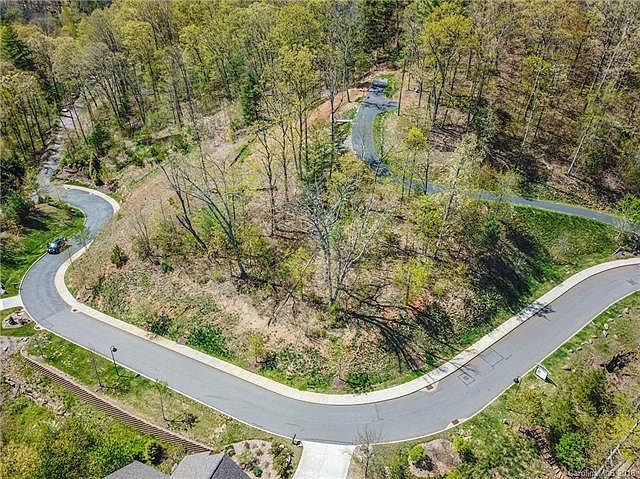1st image of 10 Stoneway Ln