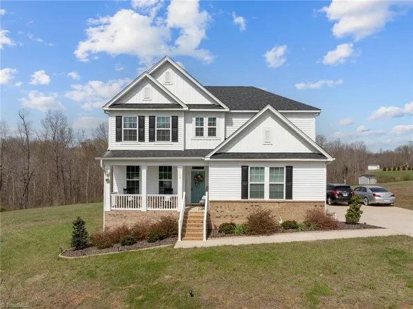 135 Laced Maple Ct, Reidsville, NC 27320