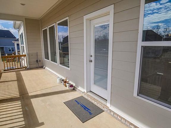 5th image of 308 Bucklebury Dr
