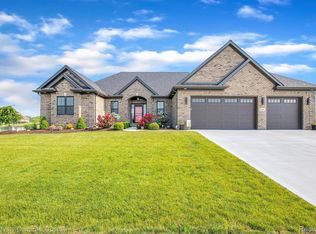 8106 Hunters Ridge Dr, Newport, MI 48166