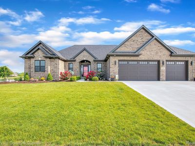 8106 Hunters Ridge Dr, Newport, MI, 48166