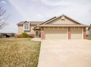 1427 N Stout Ct, Wichita, KS 67235