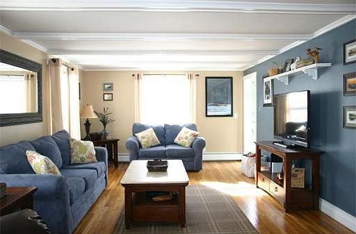 4th image of 60 Rockland St