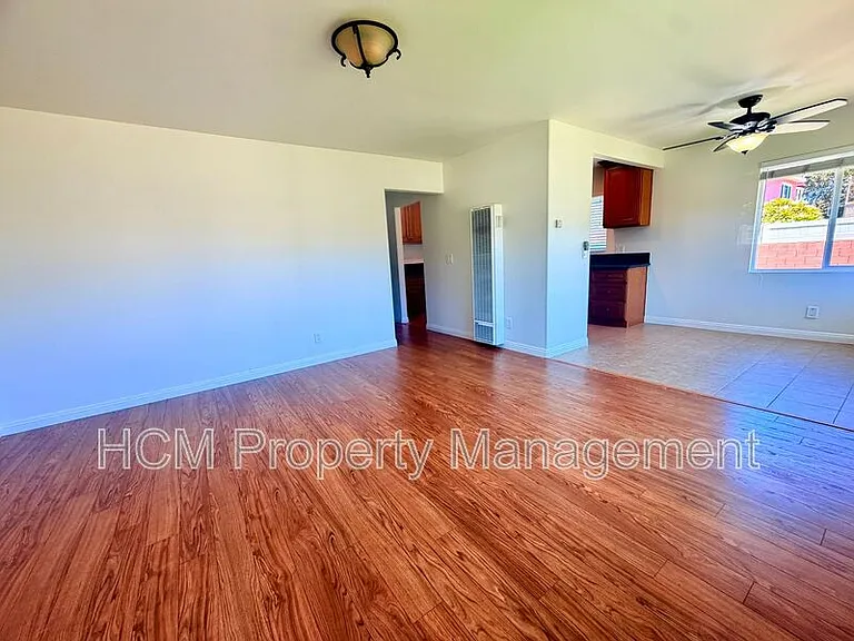 922 W 25th St #1 — Photo 4