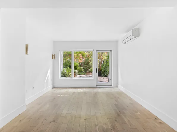 15 East 19th Street image 2 of 19