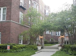 355 W Dundee Rd #1E, Evanston, IL 60089