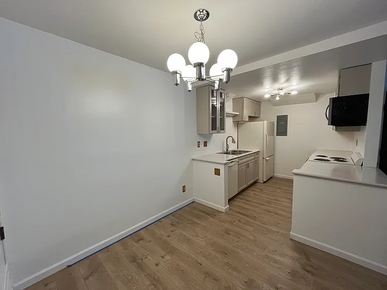 8555 Fairmount Dr #J107 — Photo 9