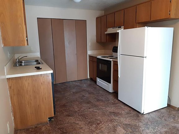 4th image of 681 Lomax St