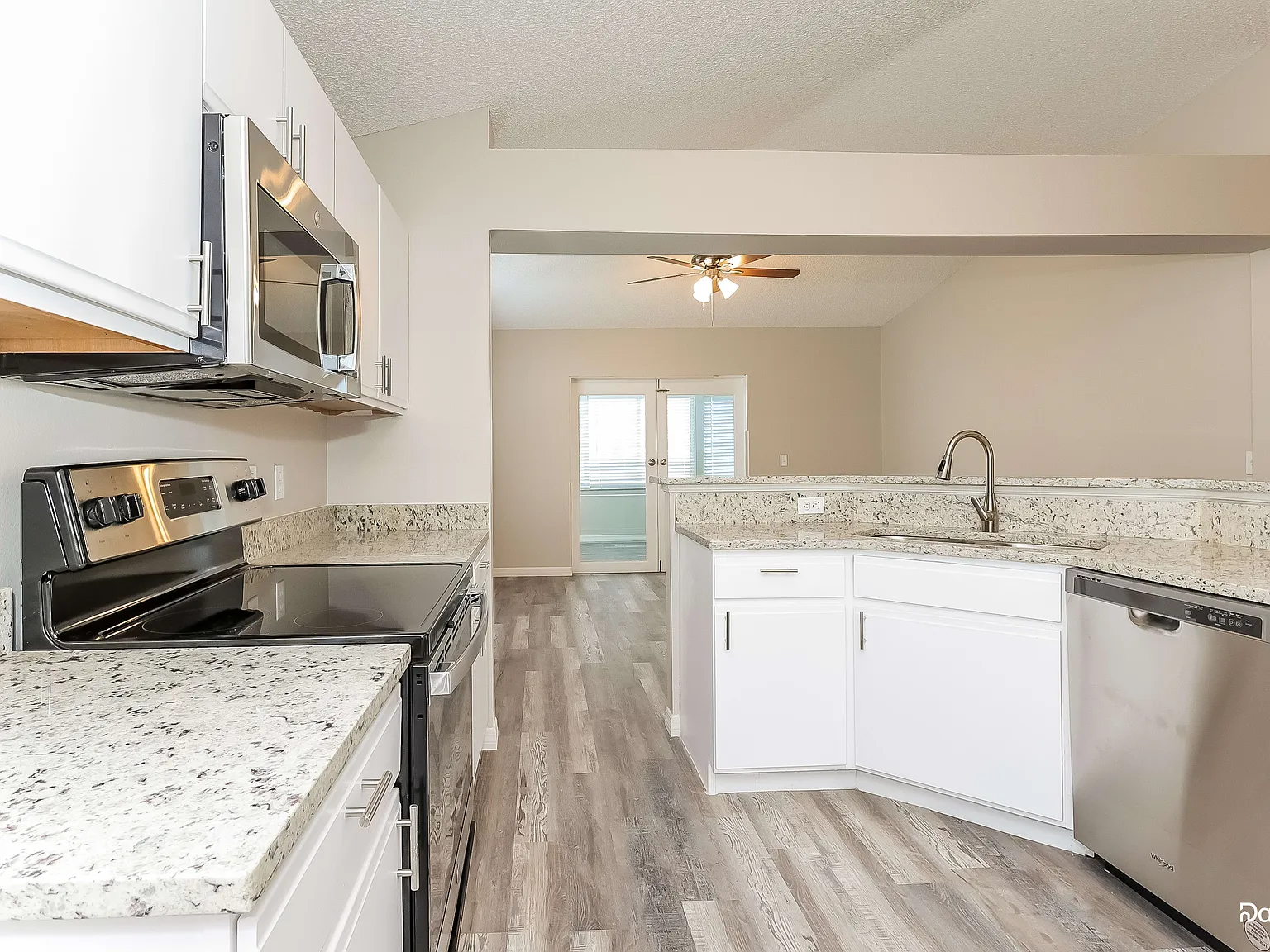 4 bed, 2.0 bath, 1874 sqft, $2,315 — Photo 2
