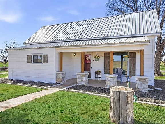 2nd image of 11837 N 1820th Rd