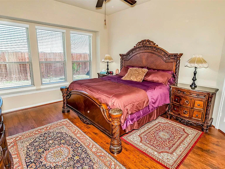 8807 Seguin Cove Ln — Photo 15